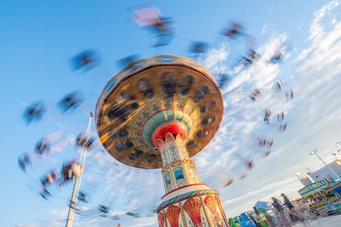 How Using Slow Shutter Speed Helps to Create Unique Photos that WOW