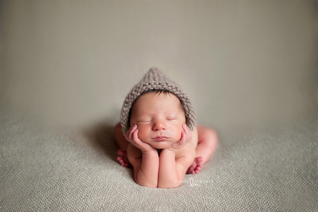newborn photography tips via click it up a notch