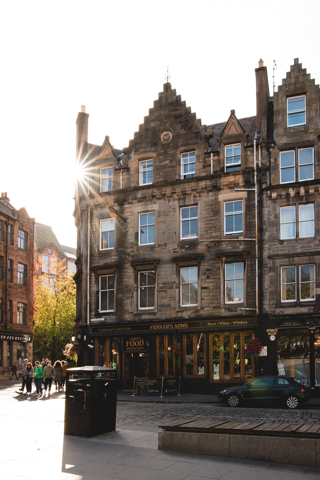 photo of building in Edinburgh with starburst